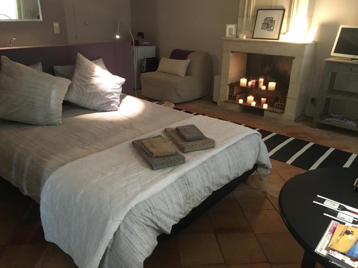 Le Pain De Lune Gite Et Chambre D'Hotes Avec Piscine Bourg-sur-Gironde Zewnętrze zdjęcie